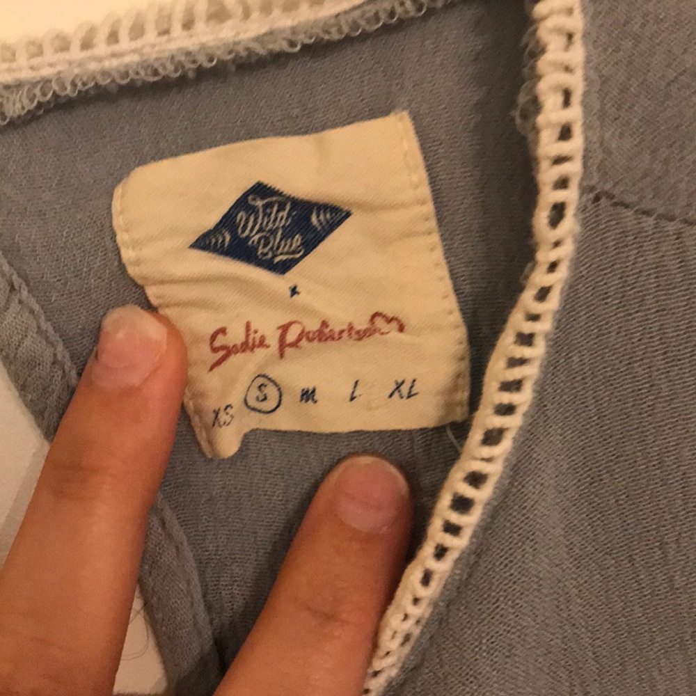 Shirt - Picture 3 of 4
